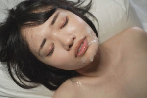 おじさん達と中出しぶっかけ乱交